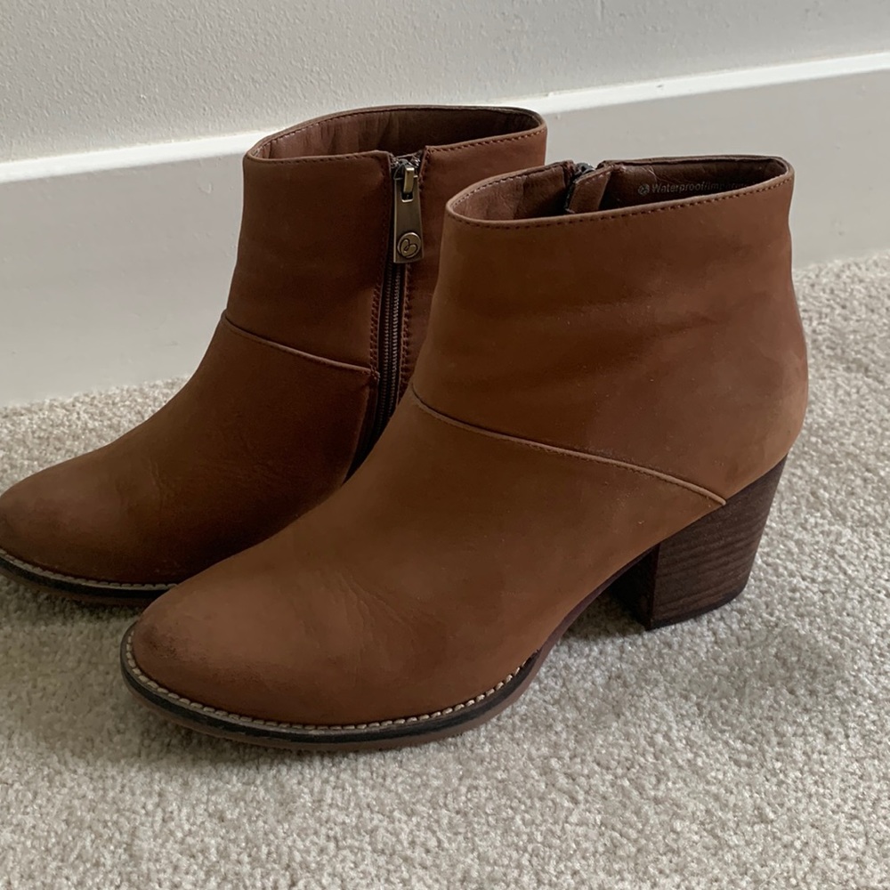Blondo ankle bootie